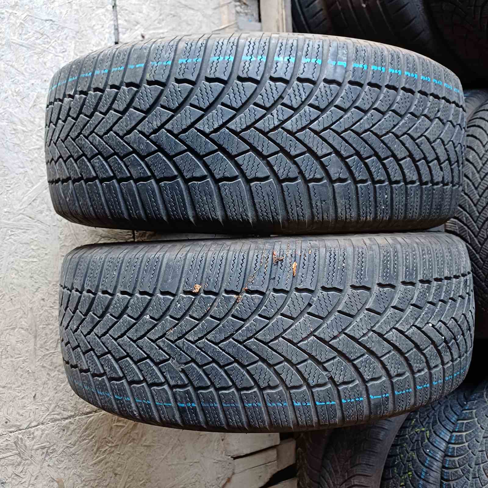Bridgestone Blizzak LM005 215/55R17